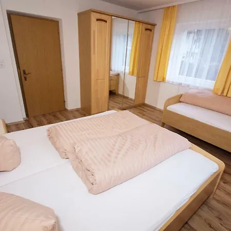 Fuchs_ferienwohnung * فوندس